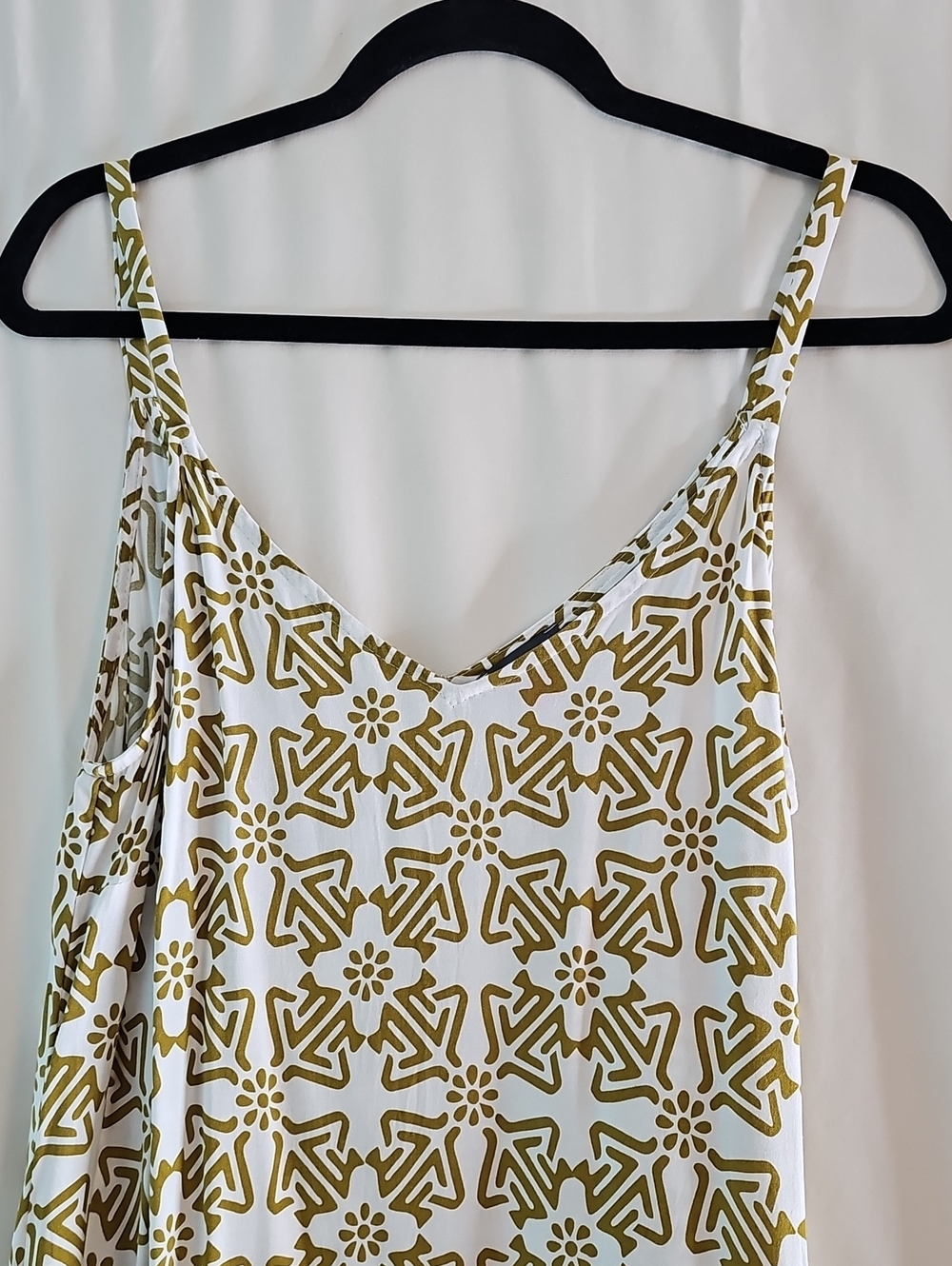 Vince Camuto Olive and White Geometric V-Neck Cami
